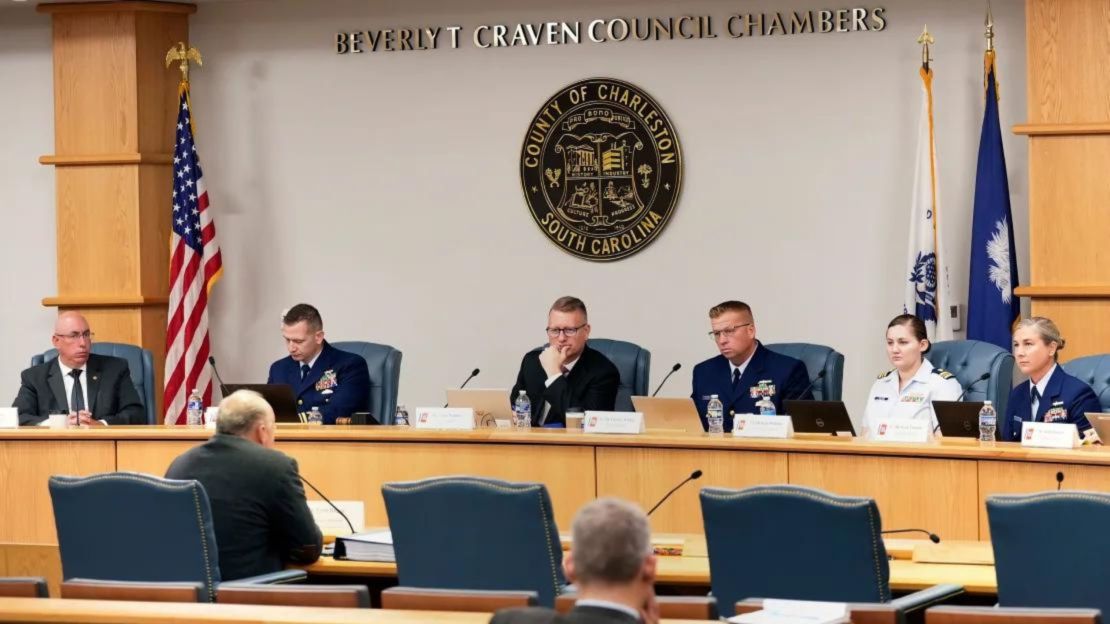 Fred Hagan enfrenta a los funcionarios mientras testifica sobre la implosión del Titán en 2023, el 20 de septiembre de 2024, en North Charleston, Carolina del Sur. Crédito: Corey Connor/Pool/AP