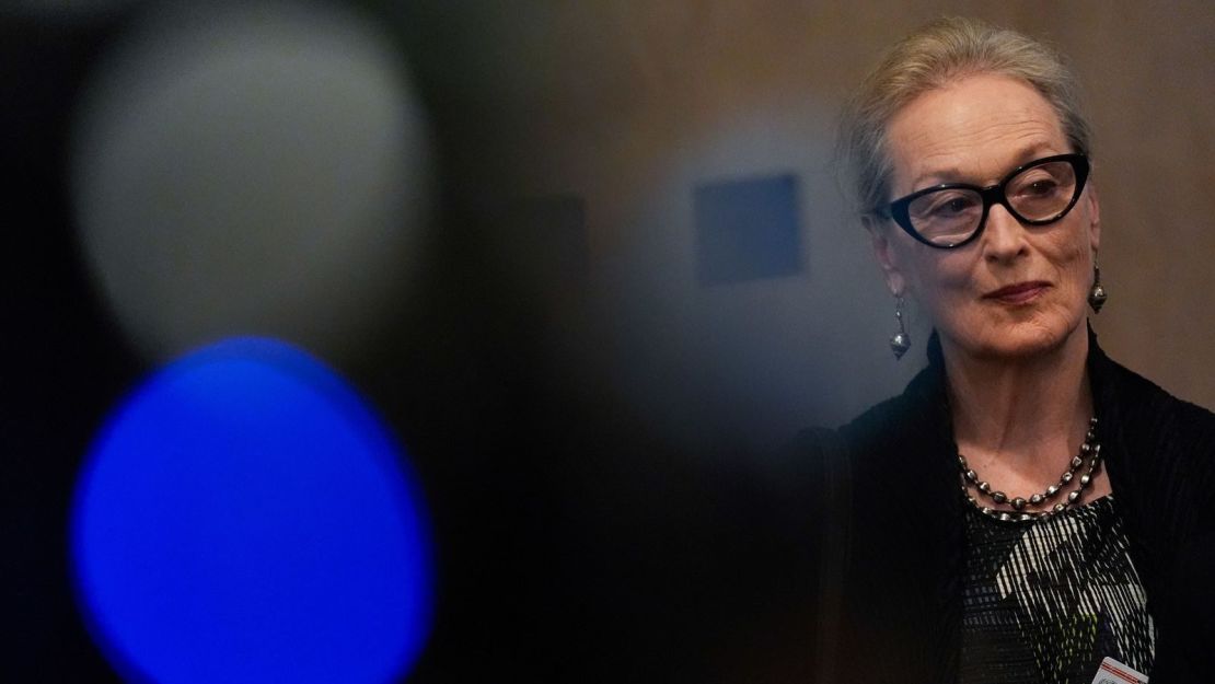 Meryl Streep asiste a una conferencia de prensa tras un evento sobre "La inclusión de mujeres en el futuro de Afganistán," el 23 de septiembre de 2024, en la sede de las Naciones Unidas.