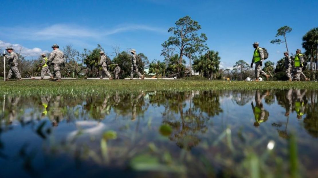 Guardias del Estado de Florida en una misión de búsqueda y recuperación tras el huracán Helene, el 27 de septiembre de 2024 en Steinhatchee, Florida.