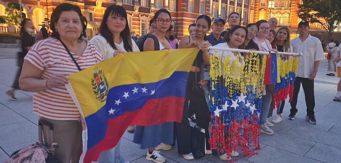 Venezuelans in Tokyo took to the streets to protest two months after the elections in Venezuela.