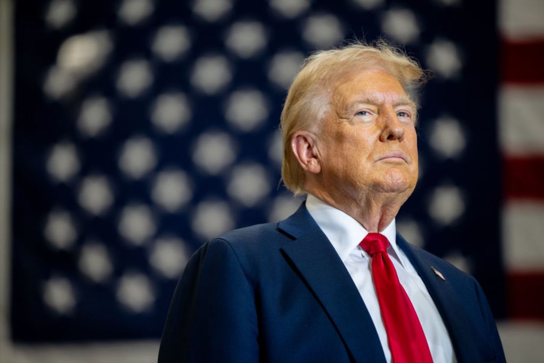 El candidato presidencial republicano, el expresidente de EE.UU. Donald Trump, durante un mitin de campaña en el almacén de Mosack Group el 25 de septiembre de 2024 en Mint Hill, Carolina del Norte.