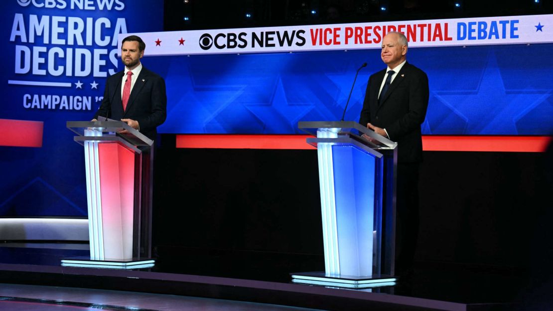 Los candidatos J.D. Vance y Tim Walz en el debate televisivo el 1 de octubre.