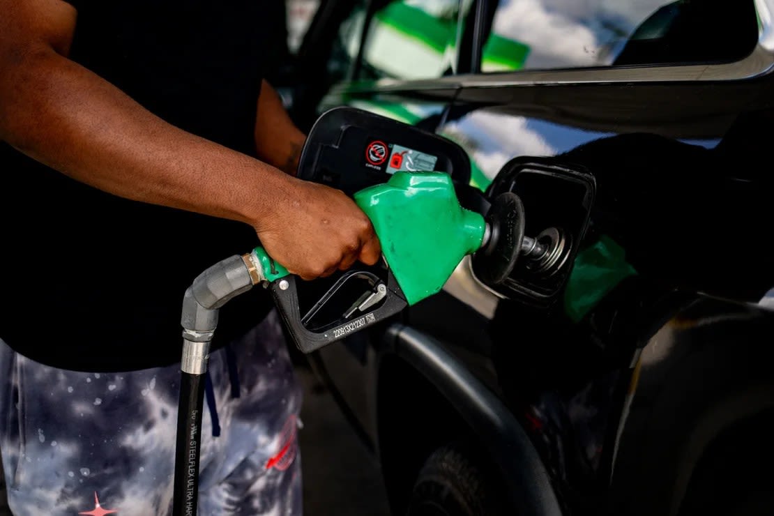 Los precios de la gasolina estaban en camino de caer por debajo de los US$3 en promedio antes de finales de octubre. Emily Elconin/Bloomberg/Getty Images.