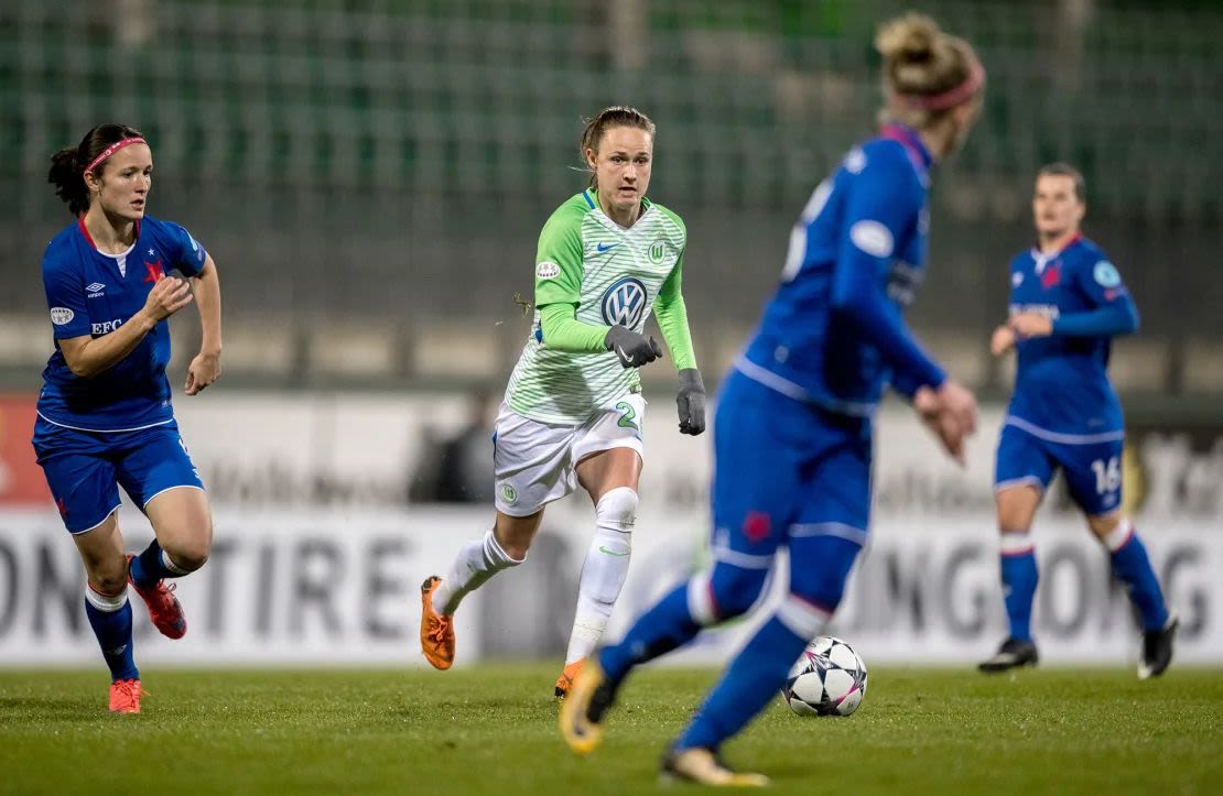 Caroline Graham Hansen jugando para el VfL Wolfsburgo en marzo de 2018.