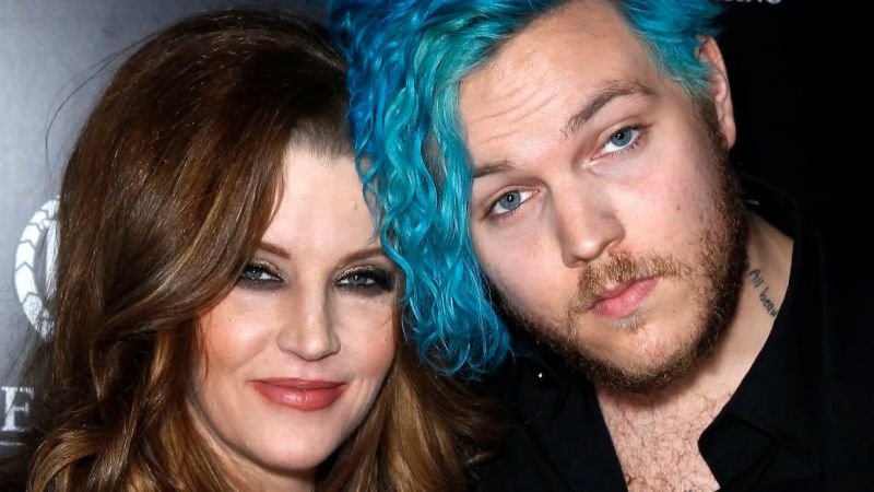 Lisa Marie Presley conservó el cuerpo de su hijo muerto en su casa ...
