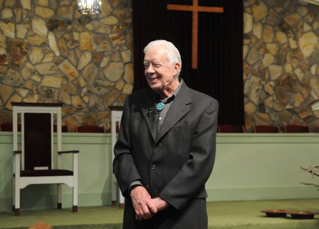 Carter da una clase en la escuela dominical el Domingo de Pascua en la Iglesia Bautista Maranatha en Plains, Georgia, en 2014. Carter impartía clases en la escuela dominical de la iglesia varias veces al año.