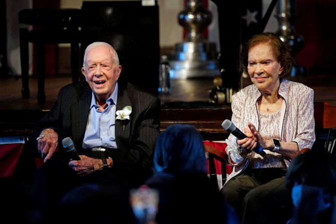 Los Carter celebran su 75º aniversario de bodas en Plains en julio de 2021. "La mejor cosa que hice fue casarme con Rosalynn", dijo Carter una vez.