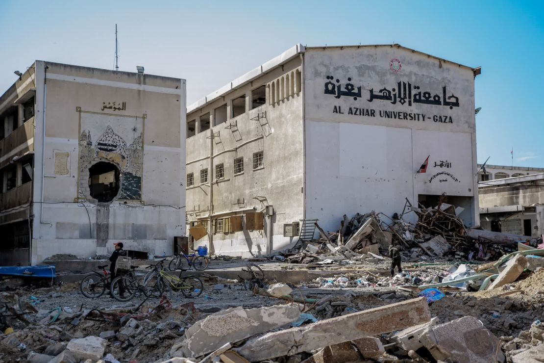 La Universidad Al Azhar de la Ciudad de Gaza, en el norte de Gaza, es uno de los numerosos centros de enseñanza superior que han resultado dañados o destruidos. Fuente: AFP/Getty Images