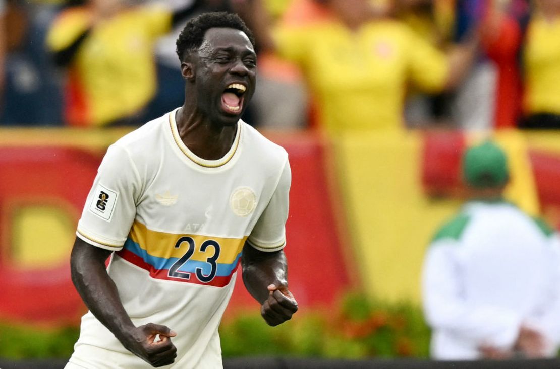 Davinson Saáchez celebra el primer gol de su equipo. Crédito: LUIS ACOSTA/AFP via Getty Images