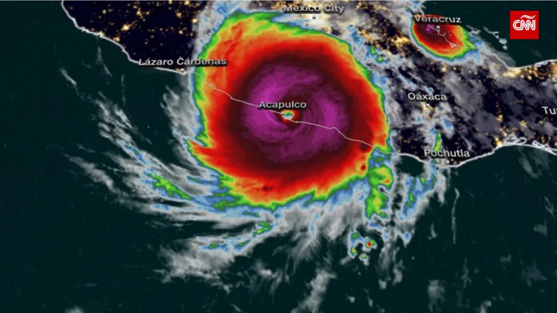 El huracán Otis tocó tierra en la madrugada del martes 25 de octubre de 2023 a unos 40 kilómetros del puerto de Acapulco con vientos de hasta 270 kilómetros por hora.