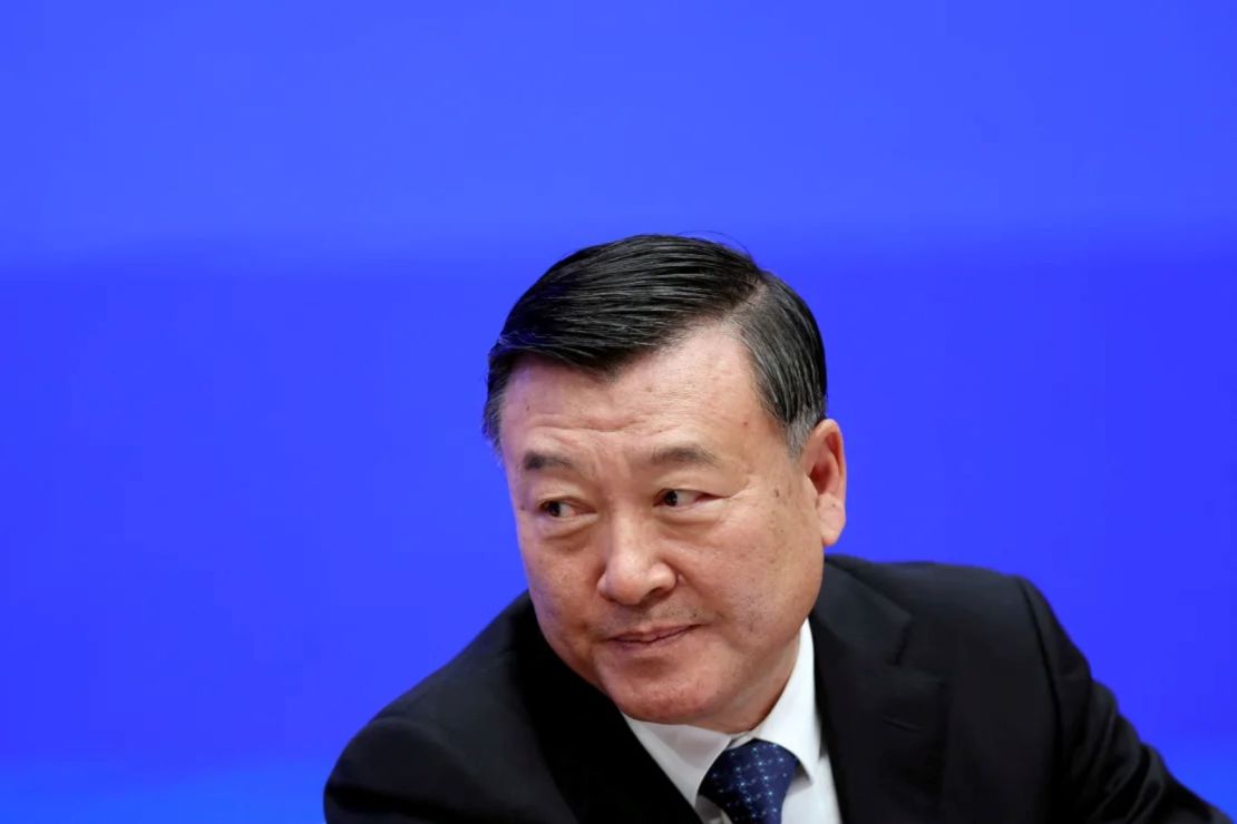 El ministro de Vivienda de China, Ni Hong, asiste a una conferencia de prensa sobre el sector inmobiliario en Beijing, China, el 17 de octubre de 2024.