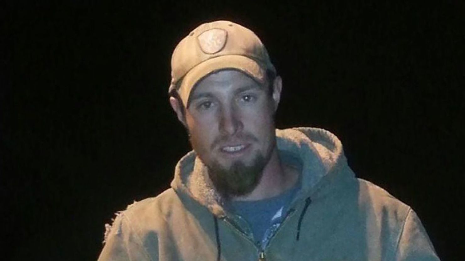 Dustin Kjersem fue hallado muerto el sábado en un remoto campamento cerca de Big Sky, Montana. Crédito: Oficina del Sheriff del Condado de Gallatin