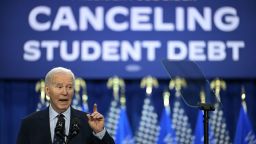 CNNE 1768724 - biden deuda estudiantil