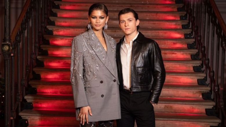 Zendaya y Tom Holland en el photocall de la película "Spider-Man: No Way Home", Londres, Reino Unido el 05 de diciembre de 2021. Crédito: Vianney Le Caer/Shutterstock.