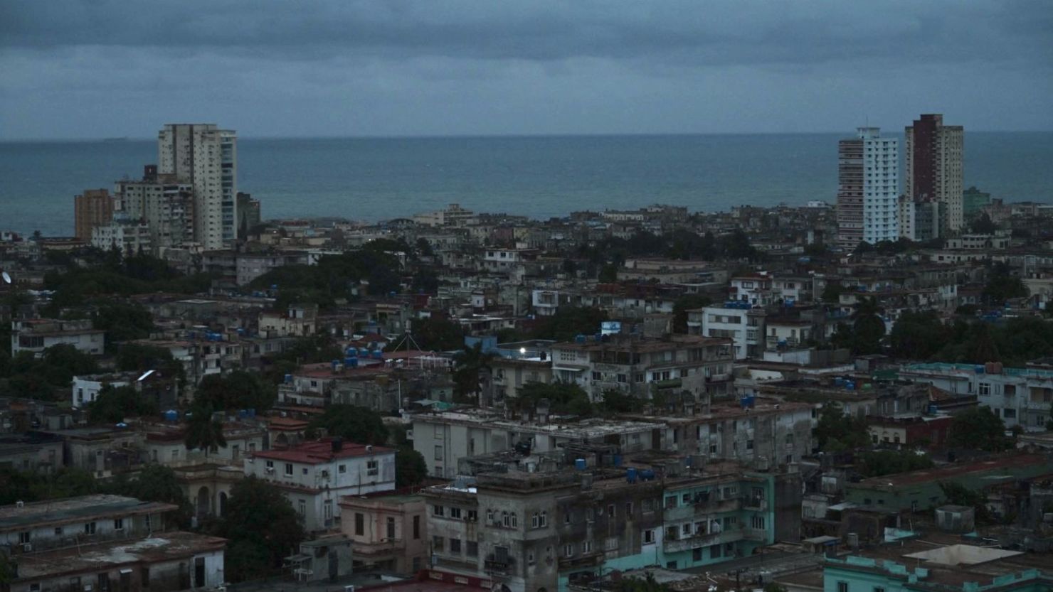 Vista de La Habana durante el apagón nacional provocado por un fallo en la red eléctrica el 18 de octubre de 2024.