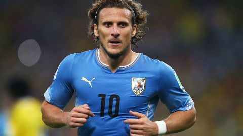 RIO DE JANEIRO, BRAZIL - JUNE 28:  Diego Forlan of Uruguay looks on during the 2014 FIFA World Cup Brazil round of 16 match between Colombia and Uruguay at Maracana on June 28, 2014 in Rio de Janeiro, Brazil.