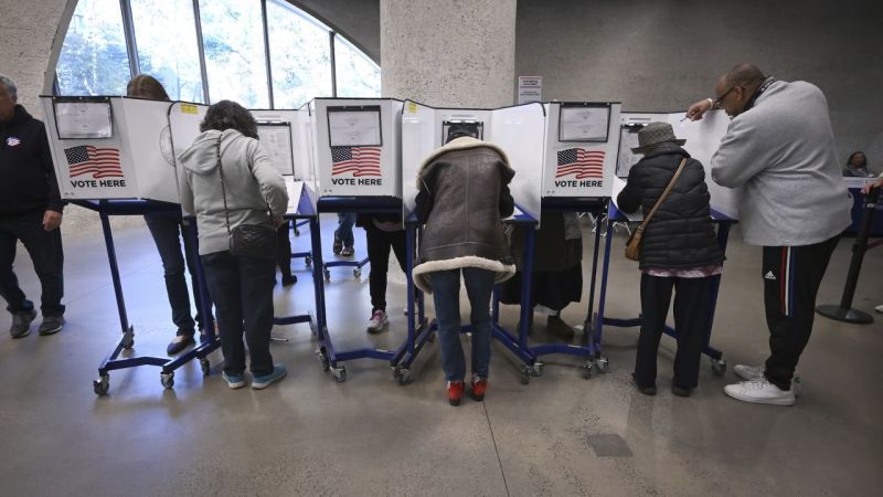 This is what early voting looks like a week before an election in the United States