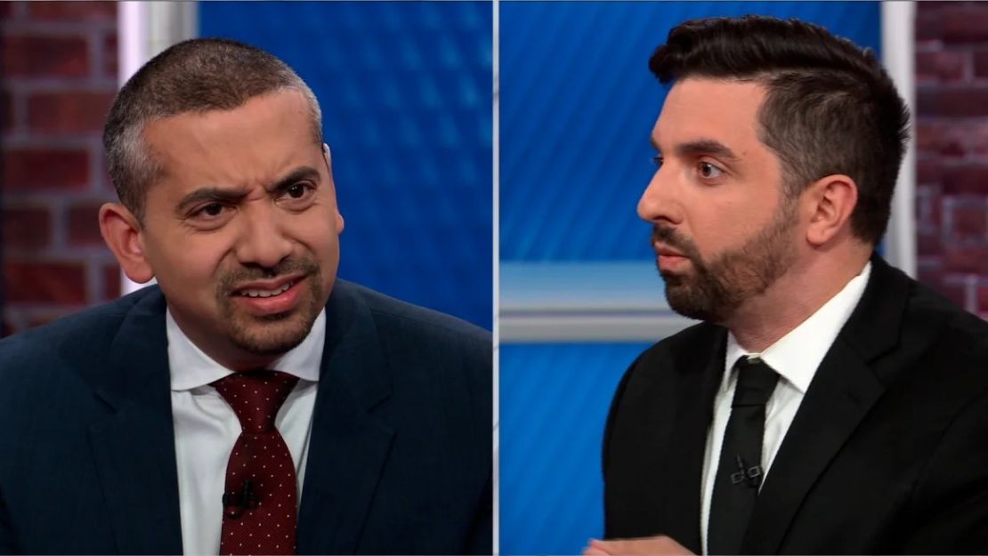 Mehdi Hasan, a la izquierda, y Ryan Girdusky aparecen en "CNN NewsNight".