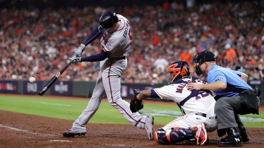 Freeman bateó un jonrón para los Bravos en el Juego 5 y Juego 6 de la Serie Mundial de 2021.