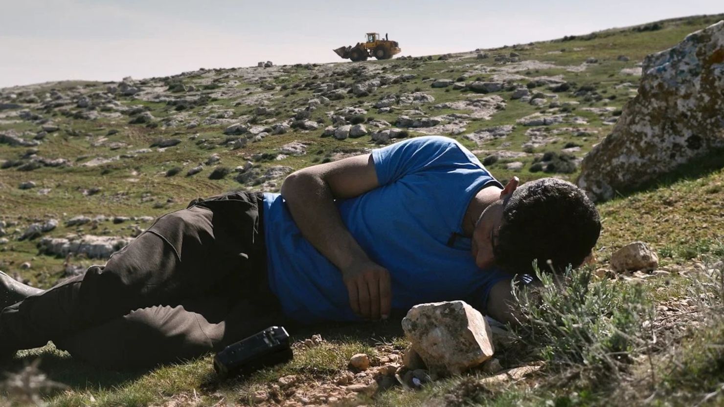 "No Other Land" es un nuevo documental, realizado por un equipo cinematográfico israelí y palestino de cuatro personas, que narra la demolición de Masafer Yatta en Cisjordania, Palestina. Películas antípodas