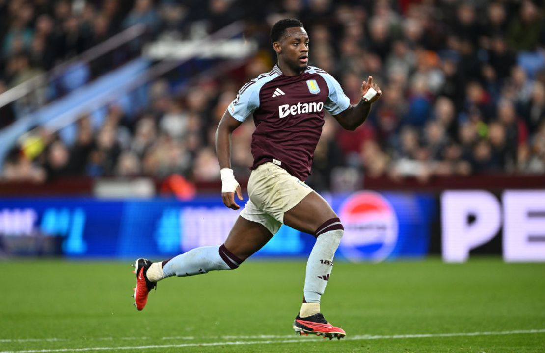 Jhon Duran del Aston Villa durante el partido de la fase final de la Liga de Campeones de la UEFA 2024/25 entre el Aston Villa FC y el Bologna FC 1909 en Villa Park el 22 de octubre de 2024 en Birmingham, Inglaterra. Crédito: Dan Mullan/Getty Images