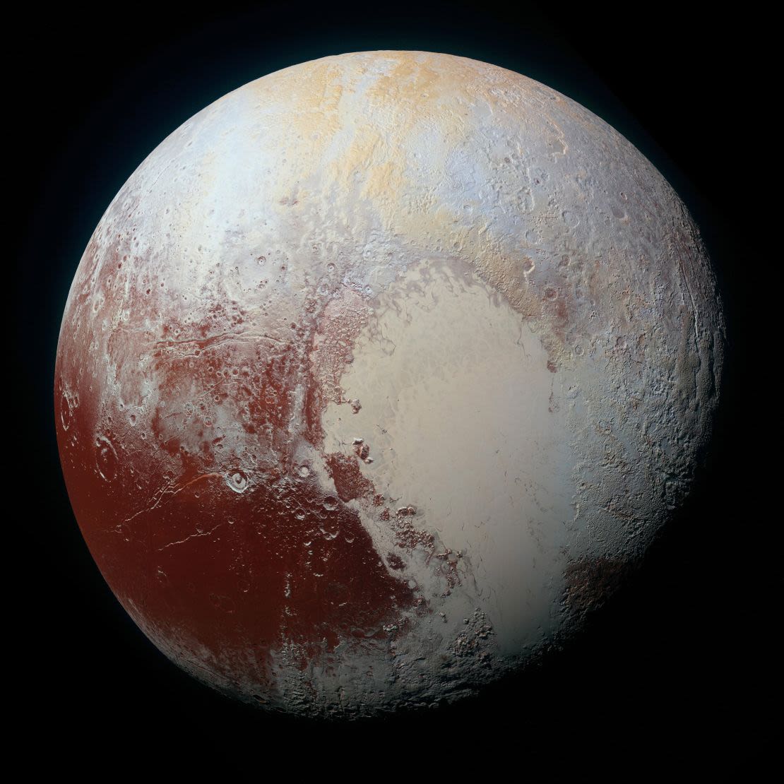 La nave espacial New Horizons de la NASA captó esta vista en color mejorada de alta resolución de Plutón el 14 de julio de 2015. La degradación de Plutón en 2006, después de que la Unión Astronómica Internacional replanteara lo que constituye un planeta, provocó una indignación generalizada. Crédito: NASA/Laboratorio de Física Aplicada de la Universidad Johns Hopkins/Instituto de Investigación del Suroeste