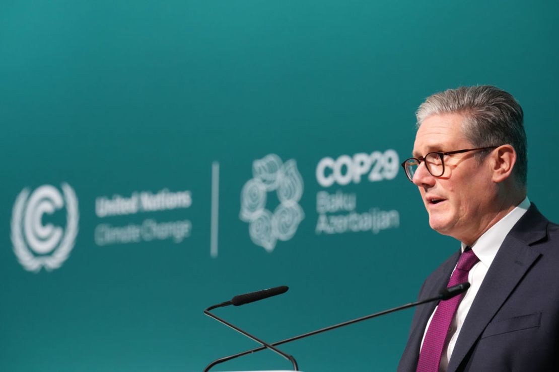 El primer ministro del Reino Unido, Keir Starmer, habla en el segundo día de la conferencia climática COP29 el 12 de noviembre de 2024 en Bakú, Azerbaiyán.