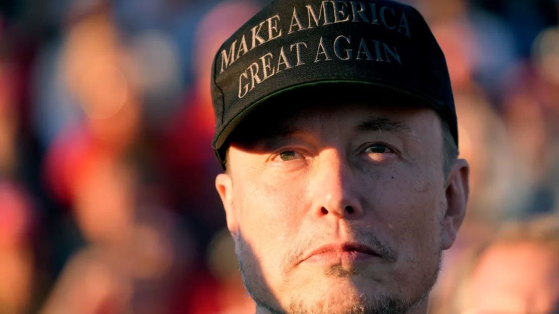 El CEO de Tesla y SpaceX, Elon Musk, asiste a un evento de campaña de Trump en el Butler Farm Show en Butler, Pensilvania, el 5 de octubre de 2024.