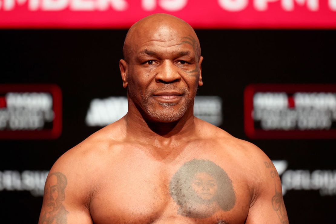 Mike Tyson asiste al pesaje el 14 de noviembre de 2024 en Dallas, Texas antes de la pelea con Jake Paul. Crédito: Brett Carlsen/Getty Images para Netflix