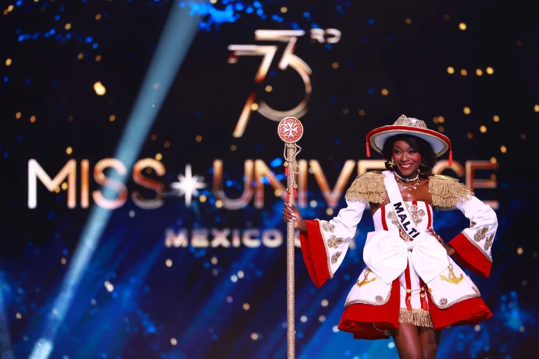 Miss Malta, Beatrice Njoya, se convirtió en la primera concursante de Miss Universo en llegar a la final cuando tenía 40 años, después de que el certamen levantara el límite de edad de 28 años. Hector Vivas/Getty Images