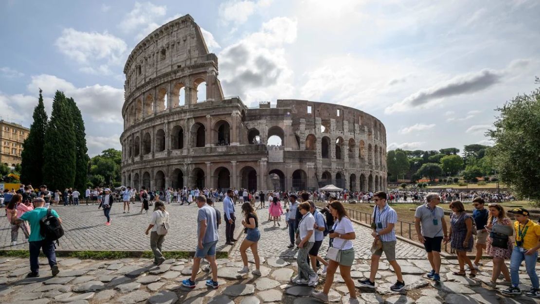 Airbnb ofrece a sus clientes la oportunidad de participar en batallas de gladiadores en el Coliseo de Roma. (Foto: Antonio Masiello/Getty Images).