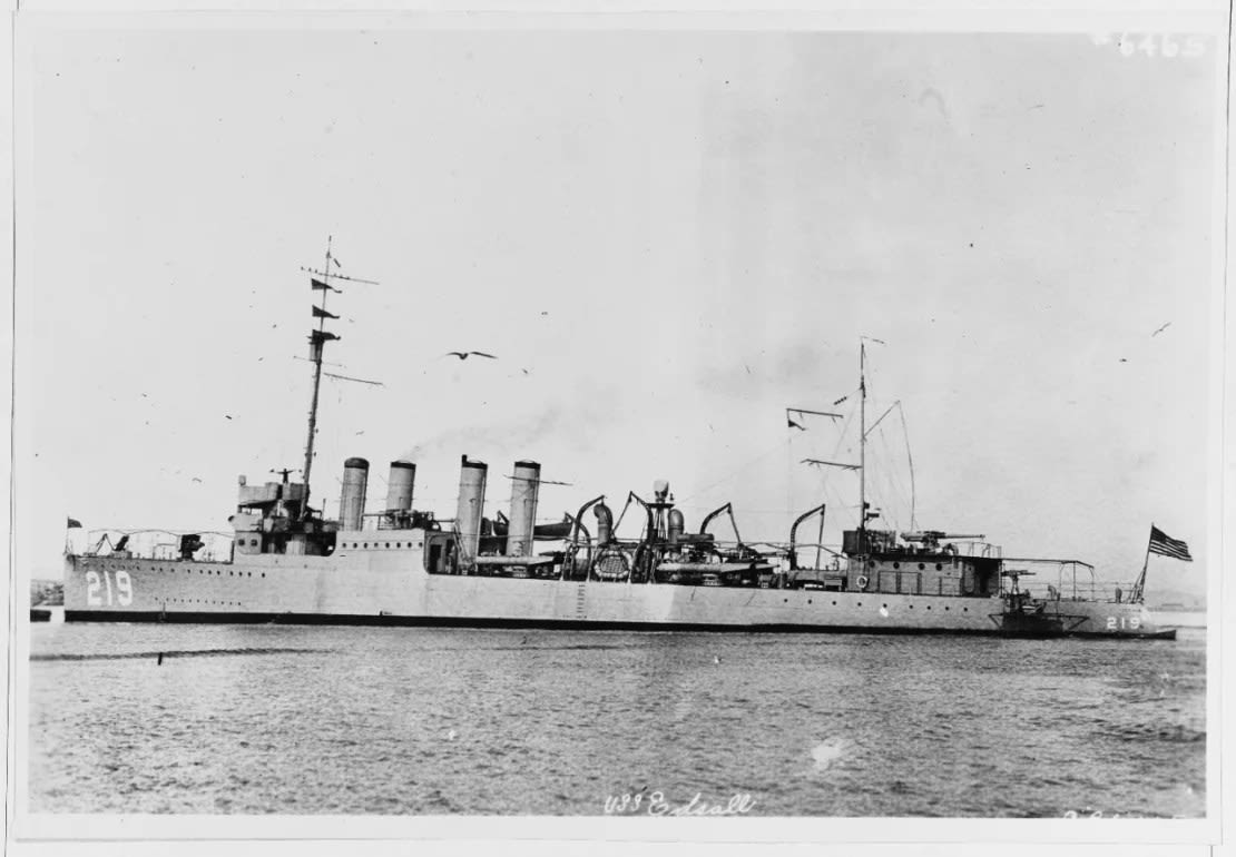 Acorazado estadounidense EDSALL (DD-219), 1920-42.