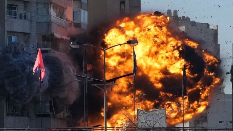 AP photographer captures the moment of an Israeli bomb attack on an apartment building in Lebanon