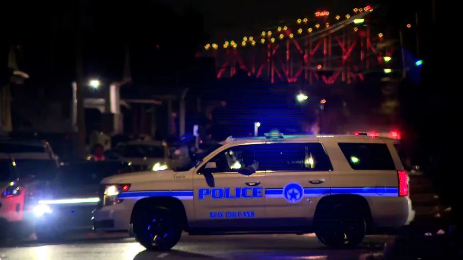 La policía responde a la escena de un tiroteo en Nueva Orleans el domingo 17 de noviembre. Crédito: Universidad Estatal de Washington.
