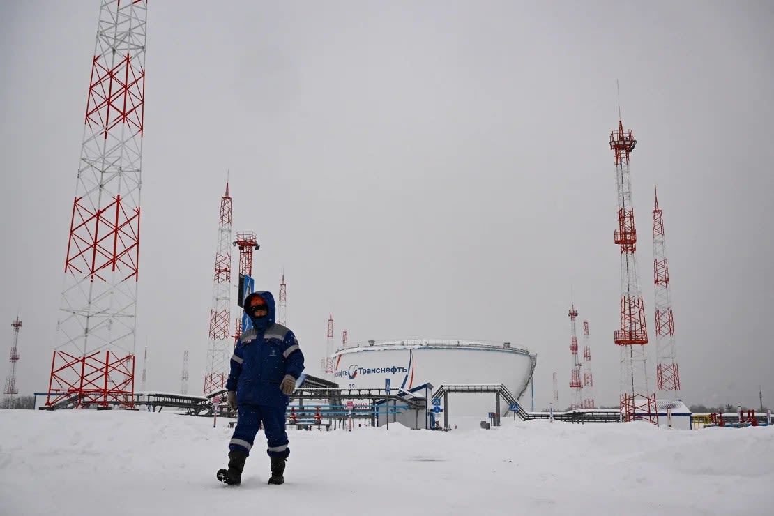 Un parque de tanques de combustible del gigante ruso de oleoductos Transneft, el 13 de diciembre de 2023.