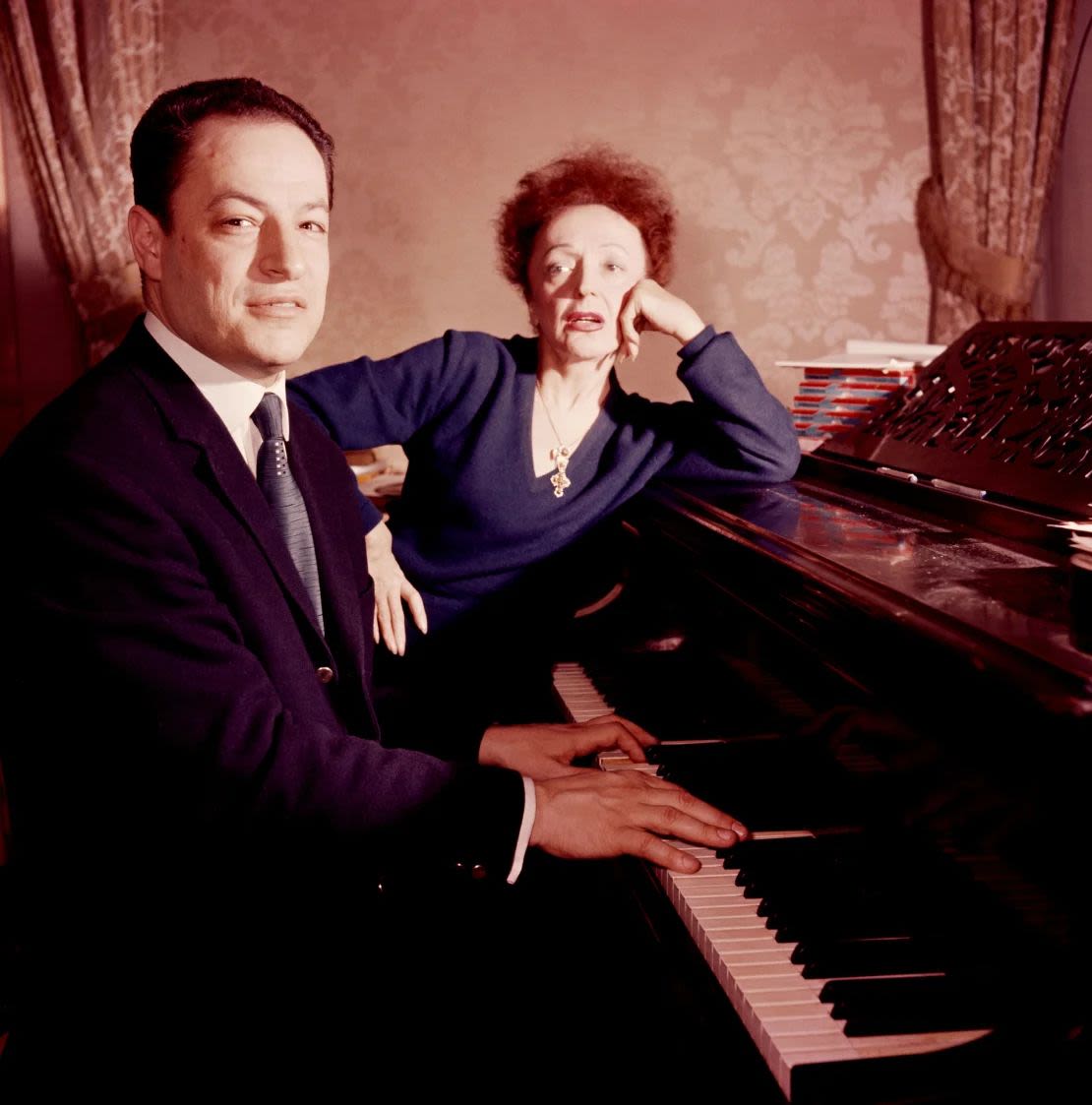 Édith Piaf y el compositor Charles Dumont en Francia.