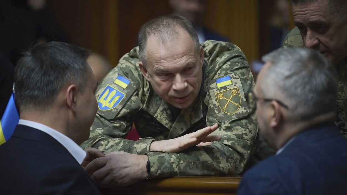 Oleksandr Syrskyi, comandante en jefe de las Fuerzas Armadas de Ucrania, habla ante parlamentarios en Kiev el martes. Servicio de prensa del presidente de Ucrania/AP