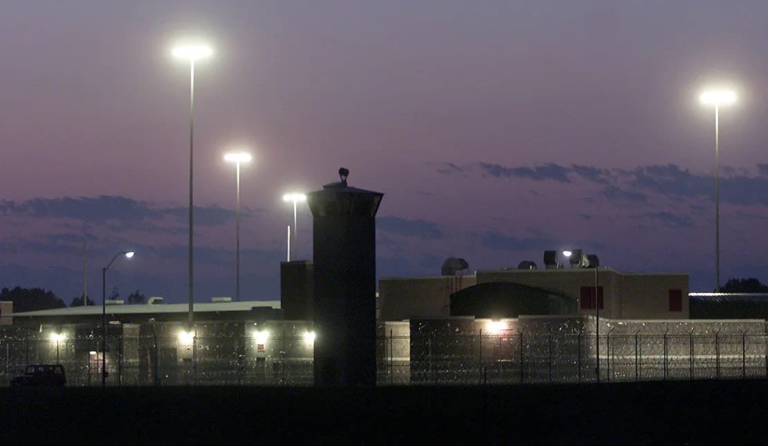 El ambiente en la penitenciaría federal en Terre Haute, Indiana, es "increíblemente aprensivo", dijo a CNN un abogado defensor posterior a la condena. Andy Clark/Reuters