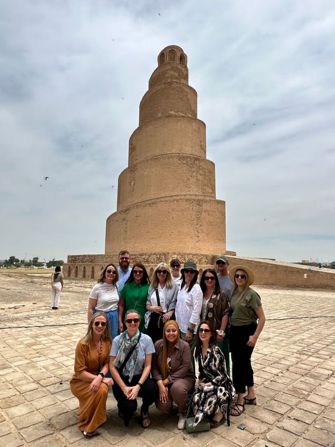 Janet Newenham llevó a Iraq en 2021 a un grupo exclusivamente femenino. Crédito: Cortesía de Janet Newenham