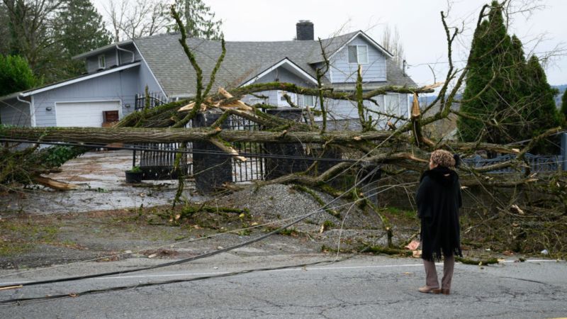 Bomb Cyclone Power Outages in US Could Last Through Weekend as New Storm Approaches