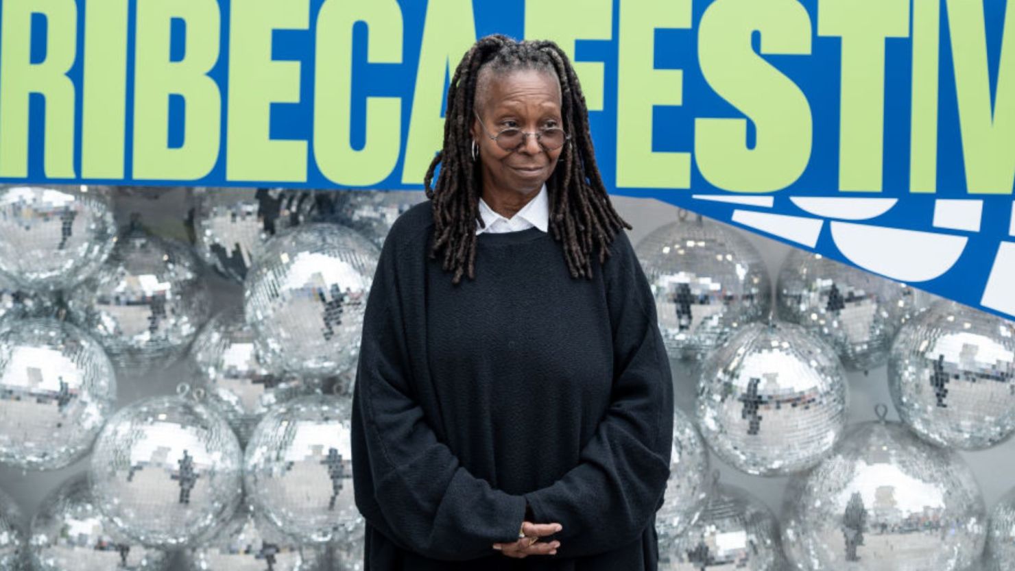 Whoopi Goldberg llega al día 1 del Tribeca Festival Lisboa el 18 de octubre de 2024 en Lisboa, Portugal. Crédito: Pedro Gomes/Getty Images