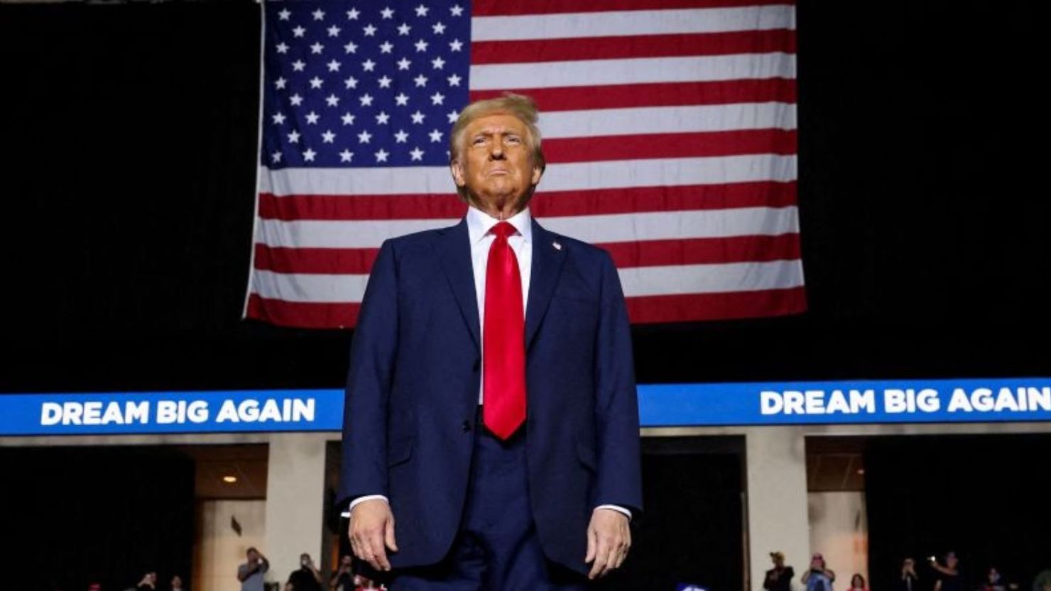Donald Trump asiste a un evento de campaña en Allentown, Pensilvania, el 29 de octubre.