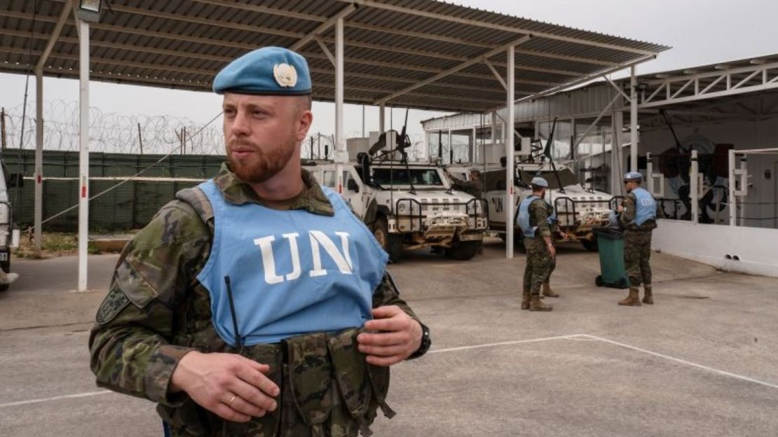 Un comandante del contingente militar español de las Fuerzas Interinas de las Naciones Unidas en el Líbano (UNIFIL) visto cerca de Kfarkela, Líbano, el 26 de abril.