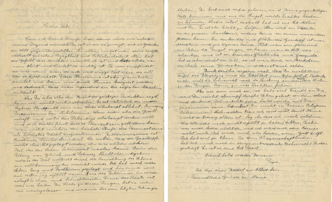 En una carta a su hijo Eduard, Albert Einstein escribió sobre la juventud. “Cuando eres joven, tiendes a oponerte mentalmente al mundo”, escribió (Profiles in History).