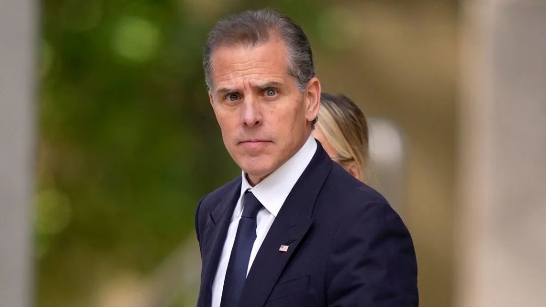 Hunter Biden sale de la corte federal el 4 de junio de 2024 en Wilmington, Delaware.