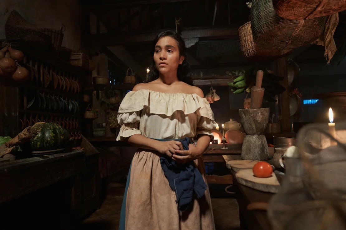 Susana Morales como Úrsula Iguarán, la matriarca de la familia Buendía. La casa Buendía cambia con Úrsula, reflejando su estado emocional y etapas de la vida. Mauro González/Netflix