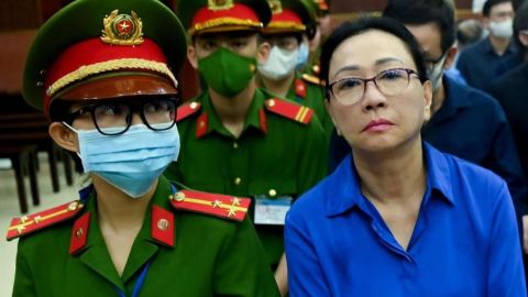 La magnate inmobiliaria vietnamita Truong My Lan fue condenada a muerte en abril de 2024 por un fraude de varios miles de millones de dólares, en uno de los mayores casos de corrupción de la historia.