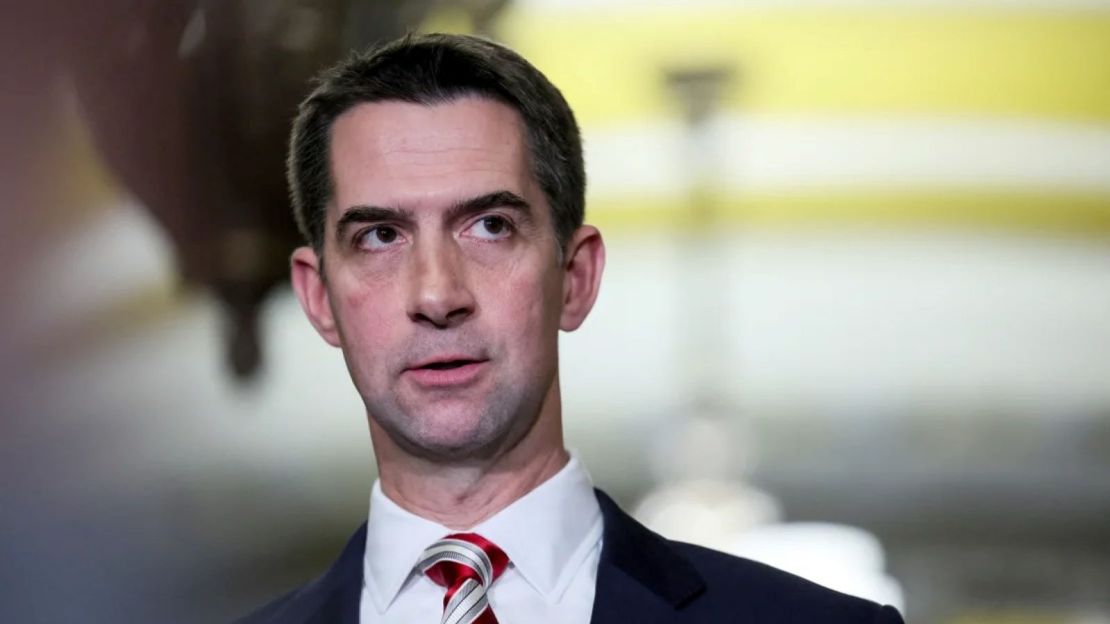 El senador republicano de EE.UU. Tom Cotton, mostrado el 13 de noviembre, ha llamado a la CPI un "tribunal canguro".