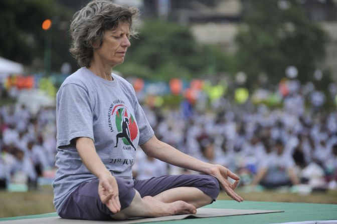 El Día Internacional del Yoga en Nairobi, Kenya.