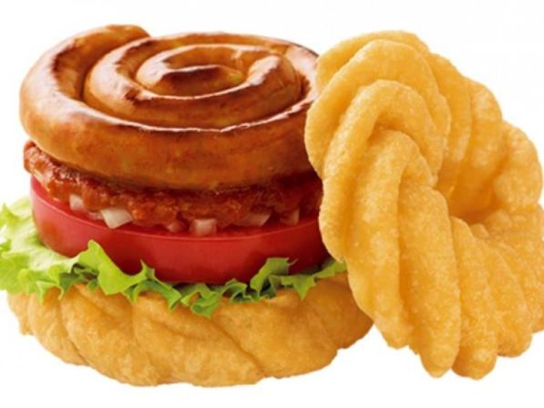 French Cruller Burger: viene con chorizo y en lugar de pan tiene cronuts.